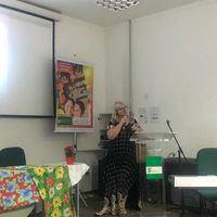 Professora Ema Dunk apresenta trabalho - Foto Professora Catia 