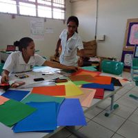 Foto Imara Quadros: Estudantes preparam material para Circuito de Arte 