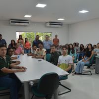 Estudantes do Campus Juína foram recebidos pelo professor Alceu Cardoso 